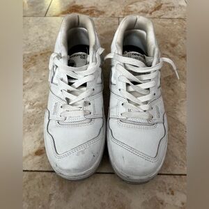 NEW BALANCE- NEEDS CLEANING SIZE 8.5 MEN